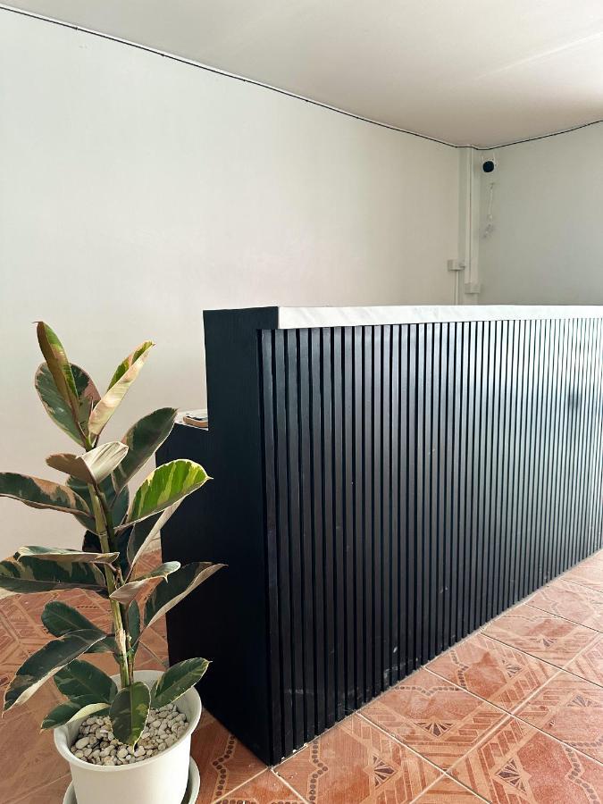 Montana Hotel & Hostel Phuket Karon Exterior foto
