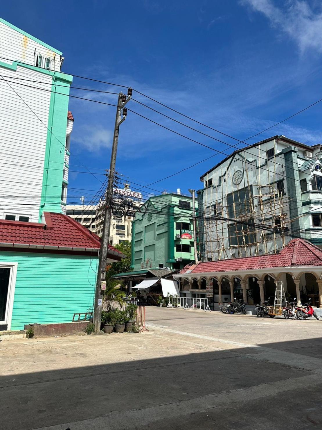 Montana Hotel & Hostel Phuket Karon Exterior foto